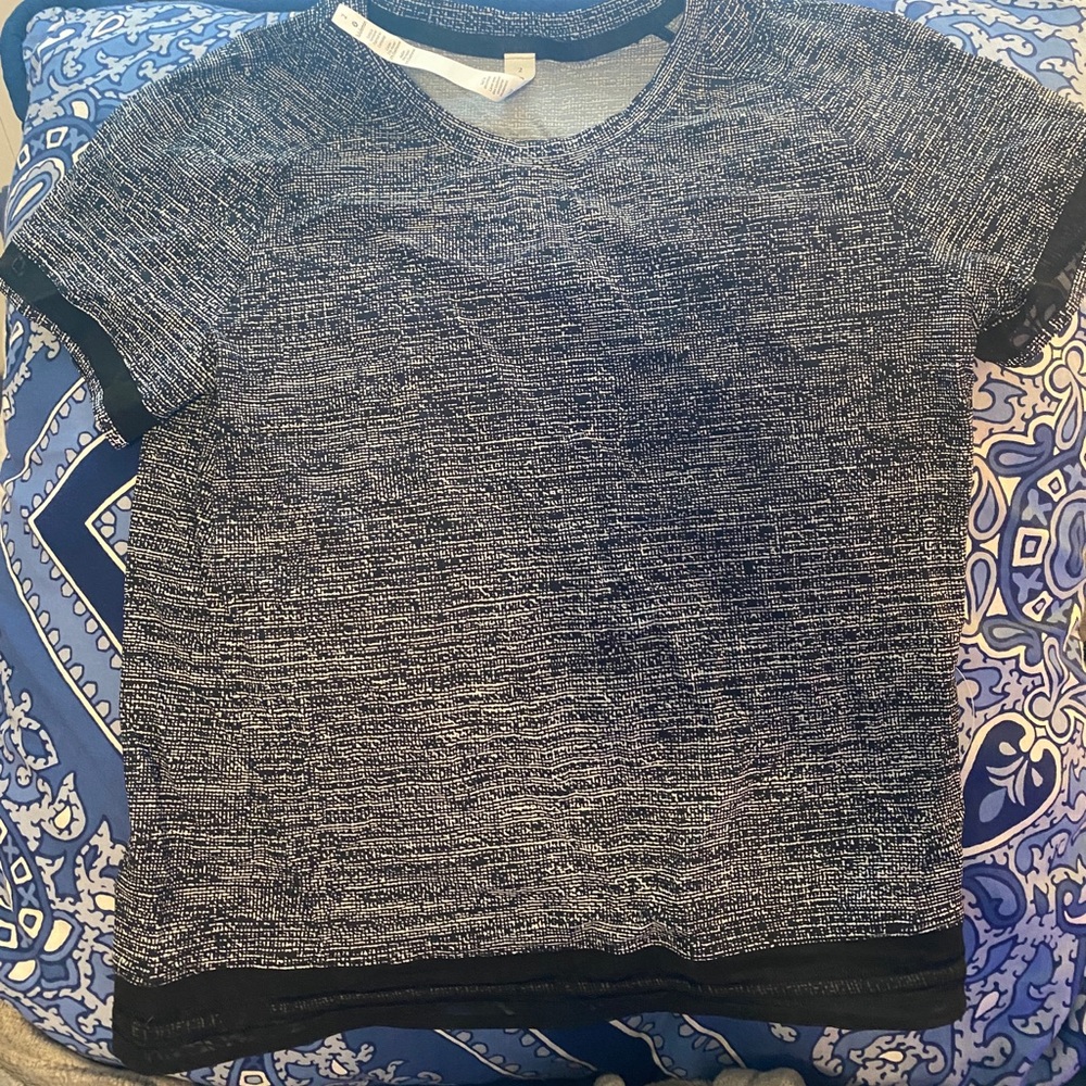 NWOT lululemon shirt